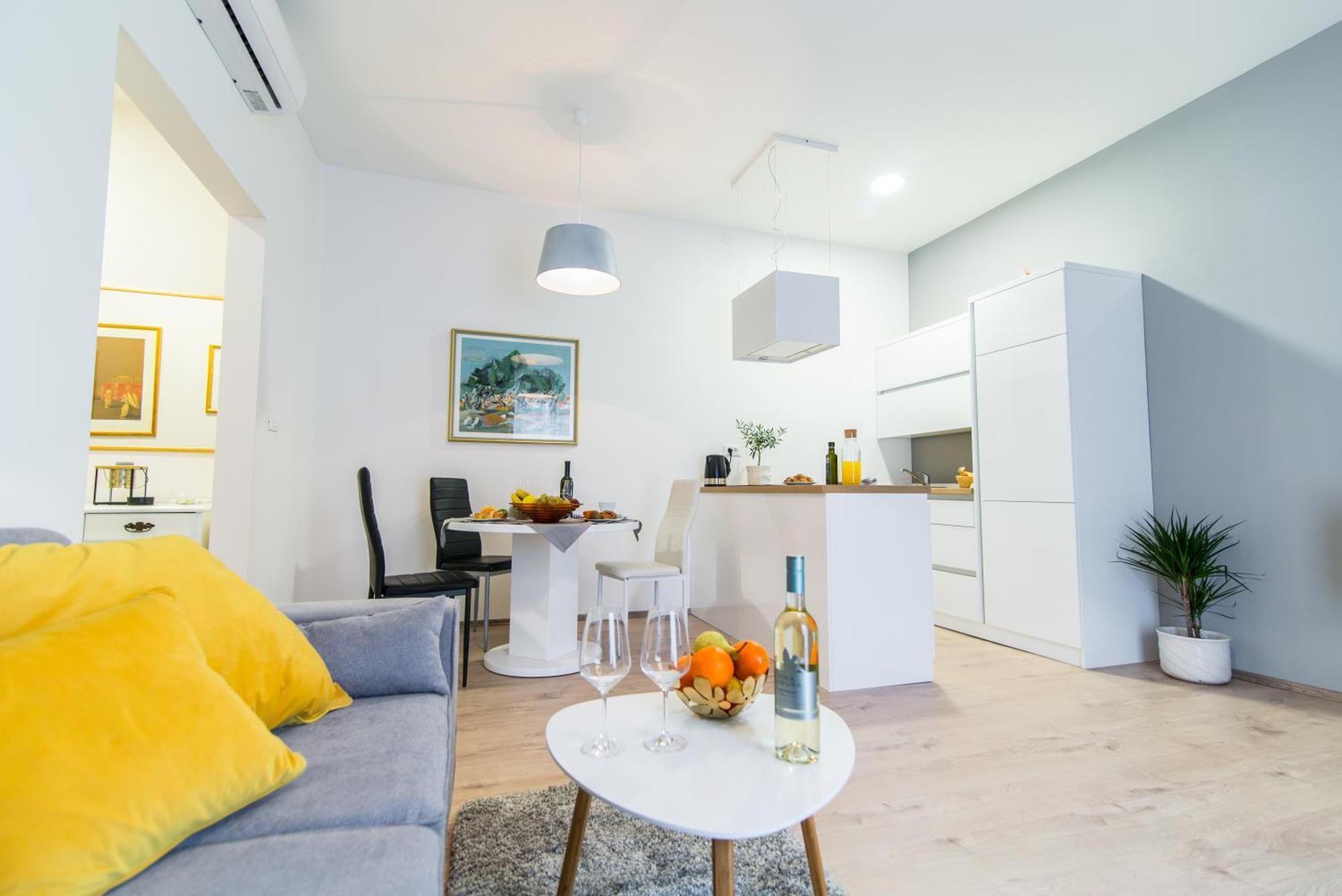 Polai Center Apartments ภายนอก รูปภาพ
